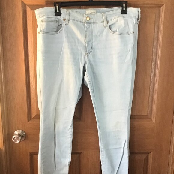 Universal Thread Stonewashed Jeans - Picture 1 of 2